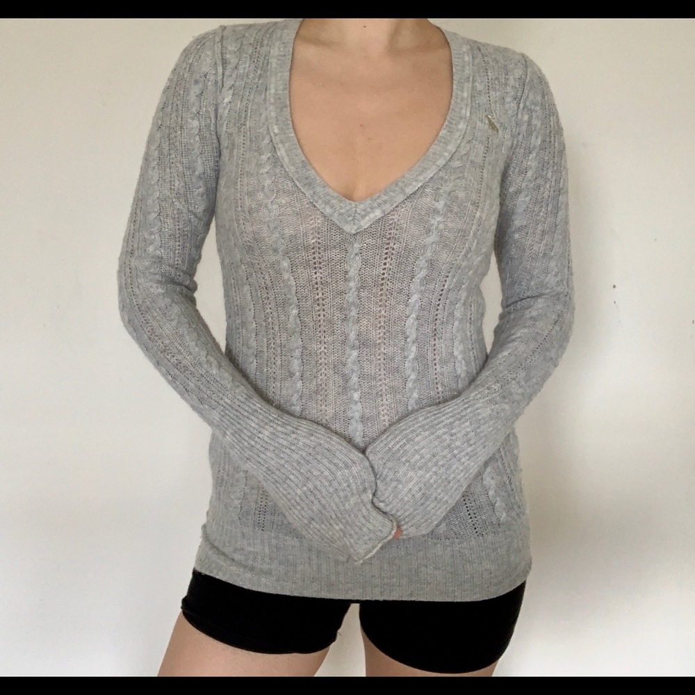 Abercrombie & Fitch v-neck knit sweater size S